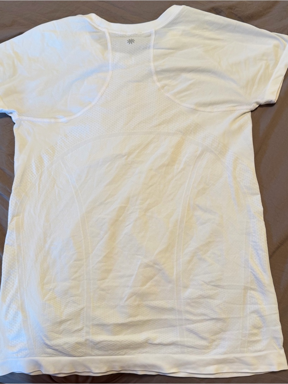White Athleta momentum tee shirt
